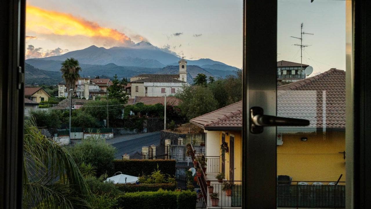 Zaffiro Lavico Rooms Etna Nature Sea อาชิเรอาเล ภายนอก รูปภาพ