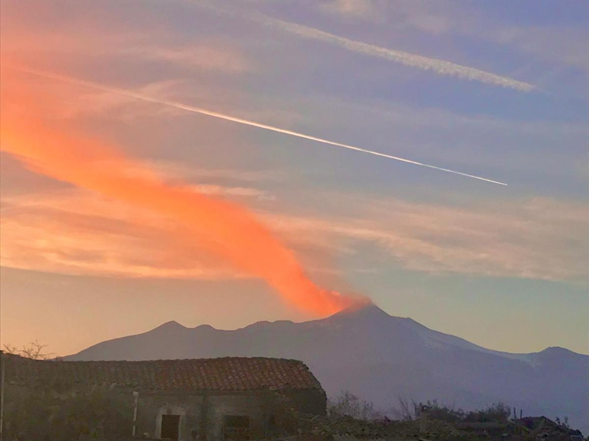 Zaffiro Lavico Rooms Etna Nature Sea อาชิเรอาเล ภายนอก รูปภาพ