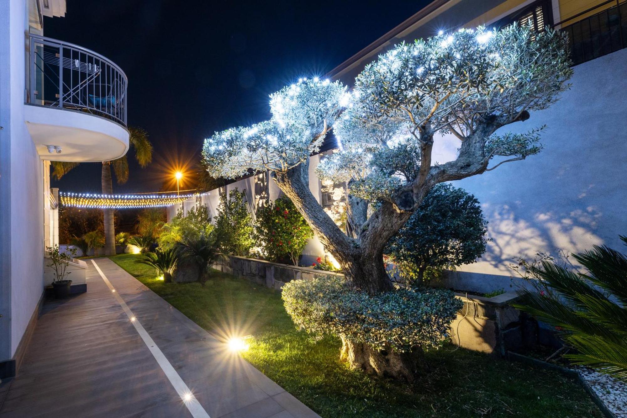 Zaffiro Lavico Rooms Etna Nature Sea อาชิเรอาเล ภายนอก รูปภาพ